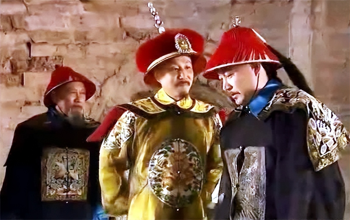 康熙晚年，为啥后悔擒拿鳌拜，不但亲自为他平反，还称鳌拜是忠臣