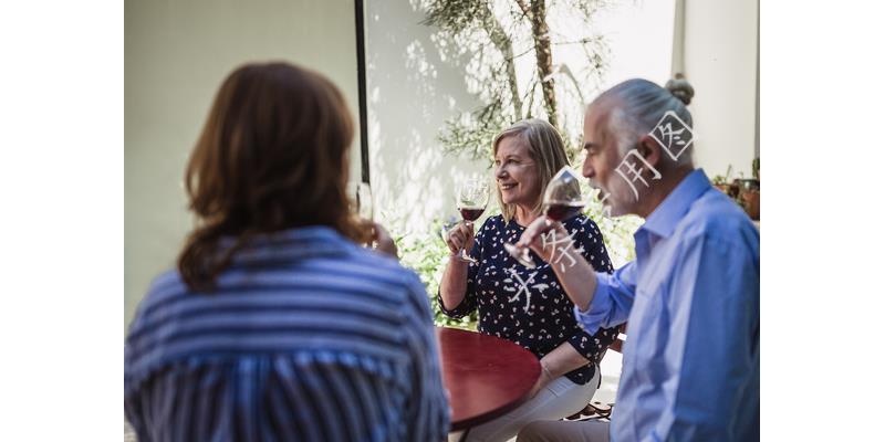 岳母生日我承包一切费用，为一只螃蟹看出亲疏有别，毁了生日宴