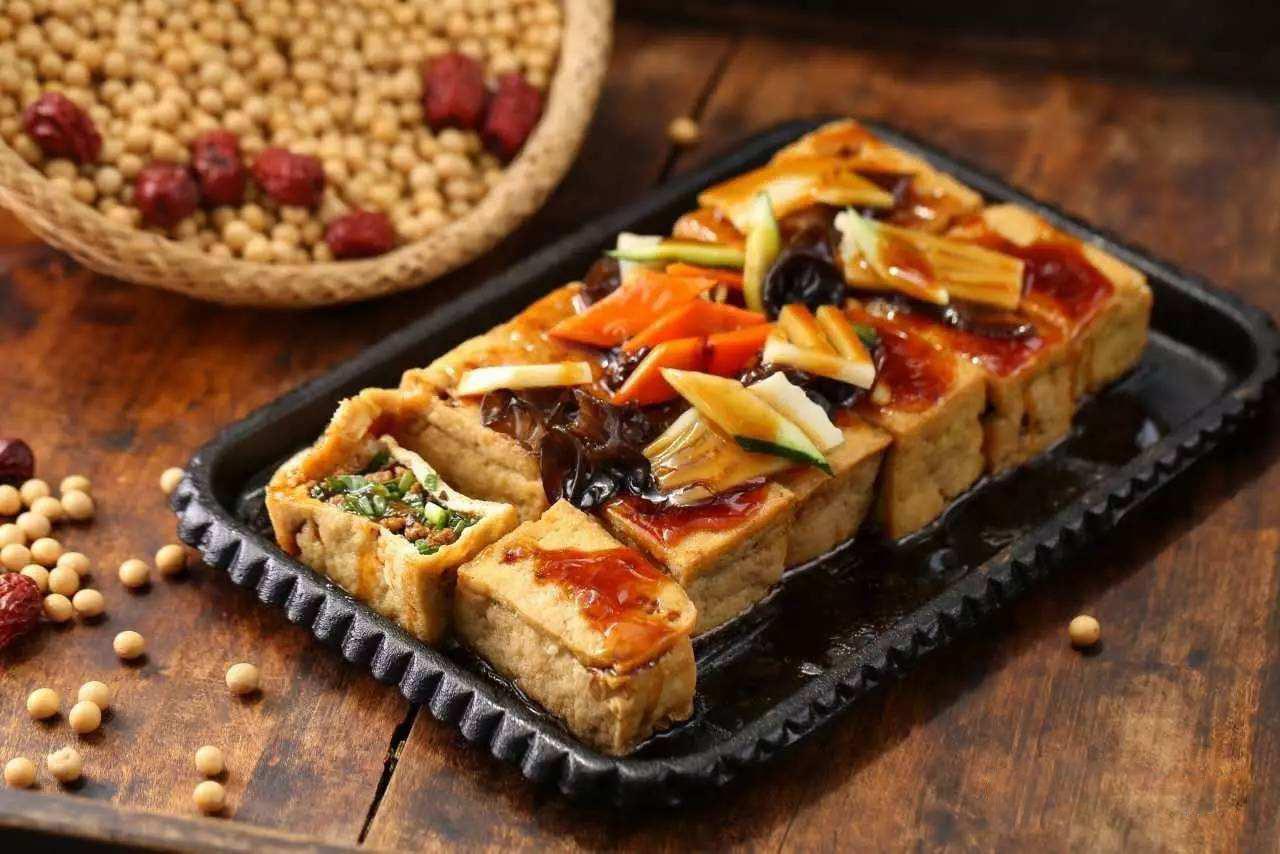 不去淄博也能感受淄博烧烤的美味,火爆出圈的淄博美食不只有烧烤