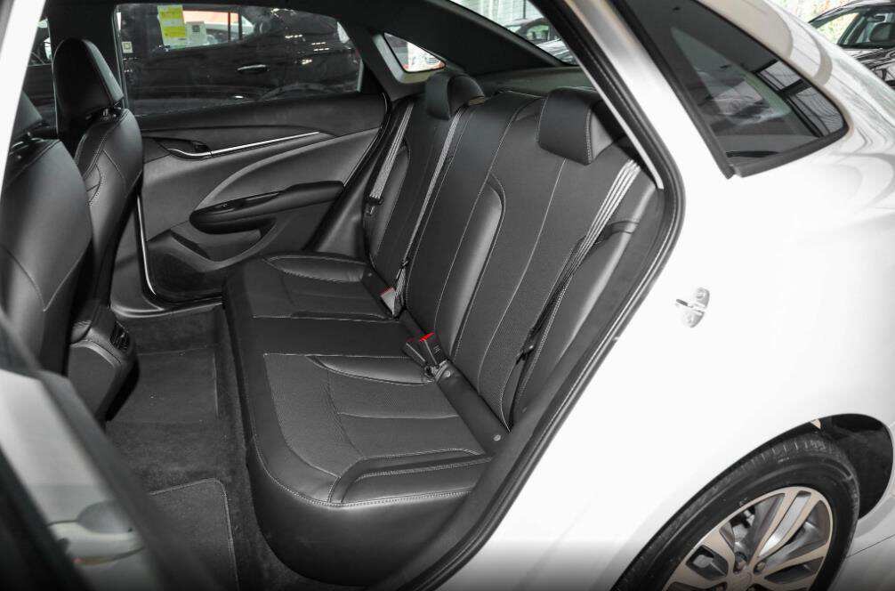 别克终于开窍了，英朗降至7万多起，全系自动挡，好开又省油