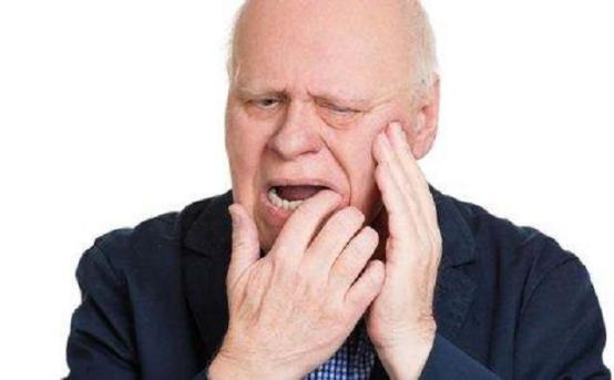 老年人一般多少岁才开始“掉牙”？牙齿脱落后，需要注意什么？