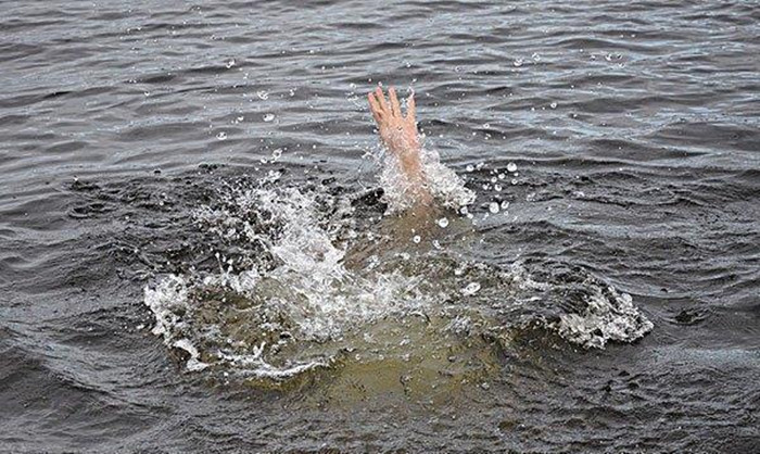 漂亮寡妇偷吃“*果禁**”，携19岁小伙隐居深山50年，创造了人间奇迹