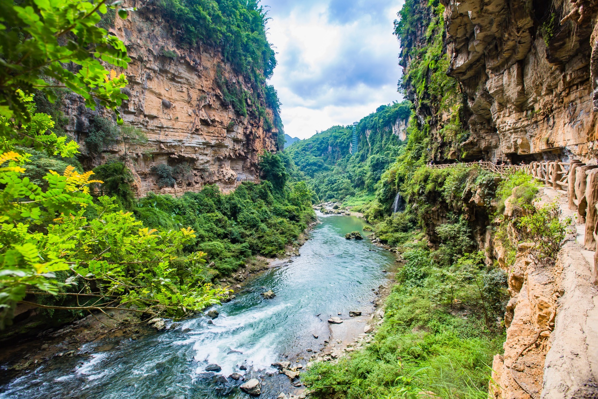 贵州兴义市马岭河峡谷瀑布景点,黔西南兴义市马岭河峡谷
