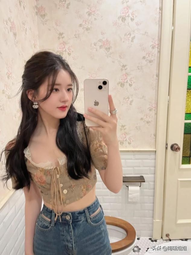 脸小中分适合什么发型,宽脸女生适合中分的发型