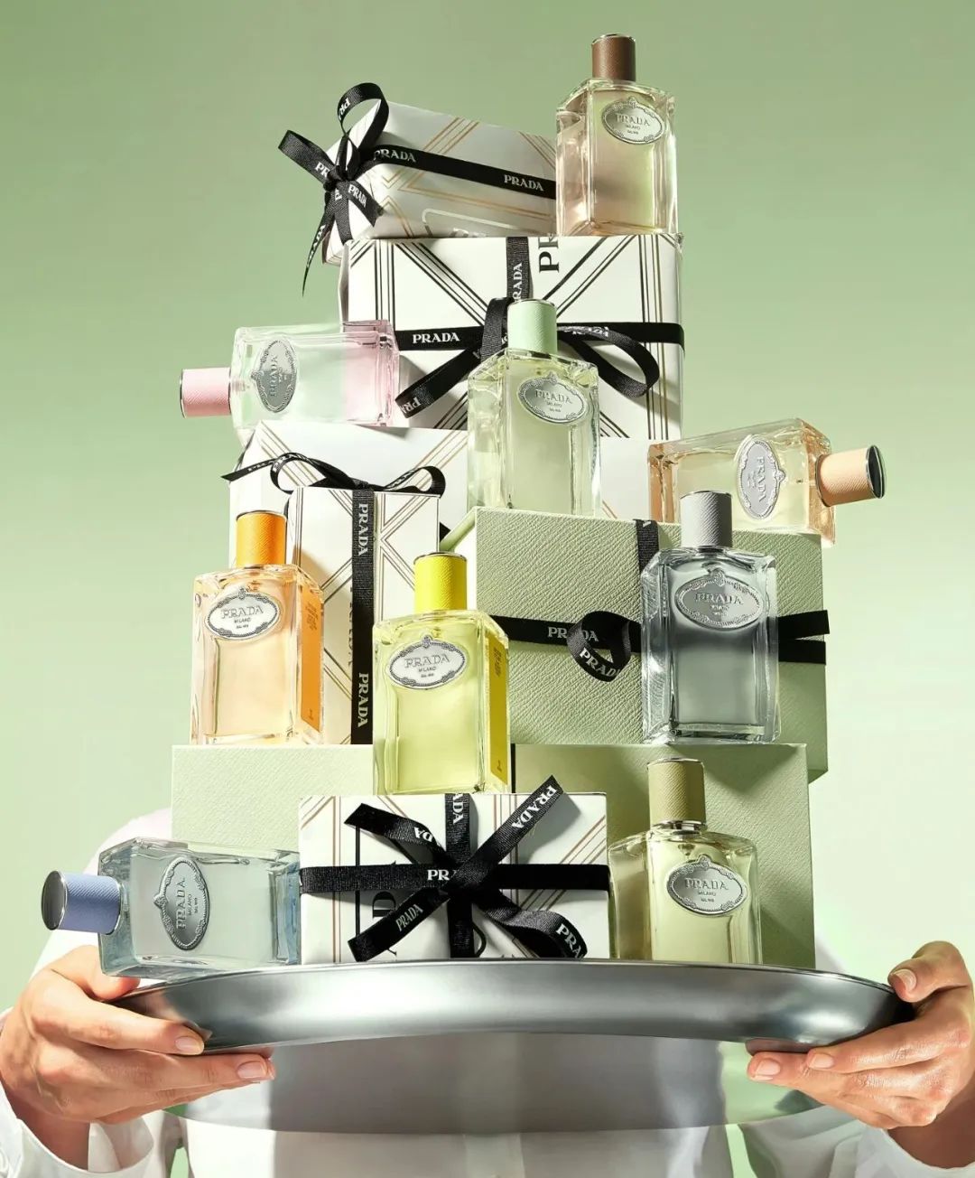 prada步入2021新意境,prada2019早春官网