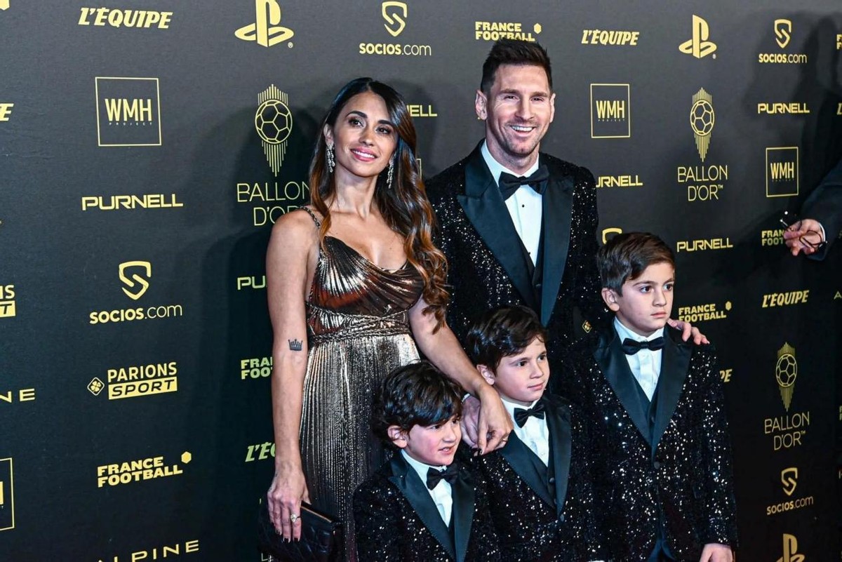 莱万多夫斯基能拿2021金球奖吗,21年若日尼奥为什么没拿金球奖