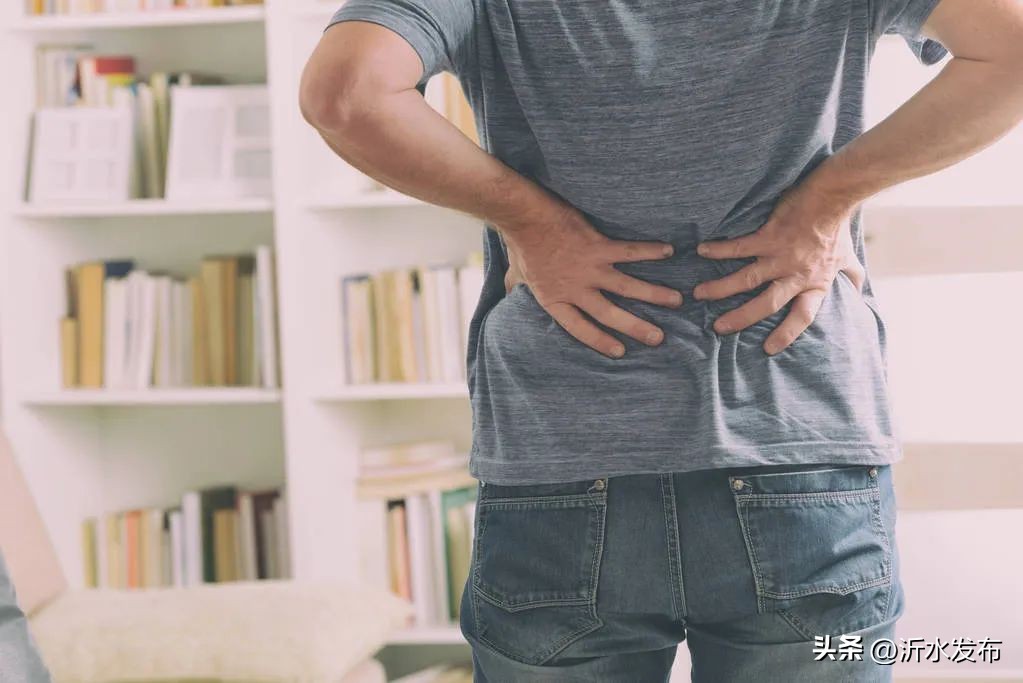 腰突急性期是卧床静养还是锻炼好,有腰伤的人需要注意哪些事项
