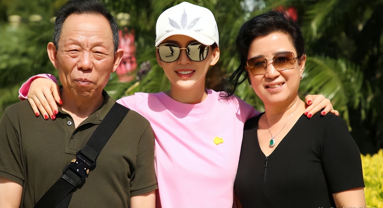 九球天后潘晓婷为何至今单身,九球冠军潘晓婷有几任丈夫