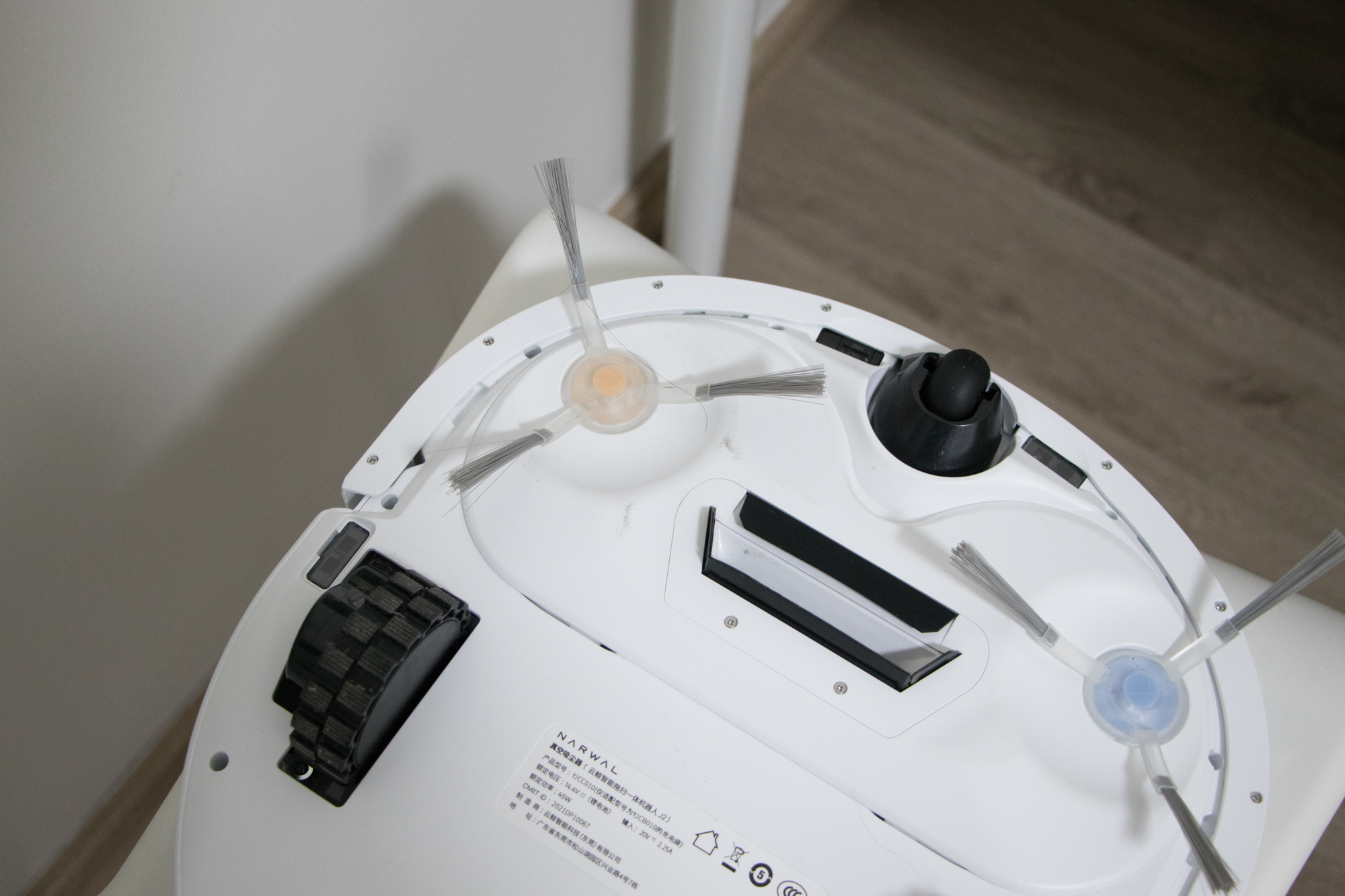 云鲸自动拖地机器人实测,云鲸j2拖地机清洁液