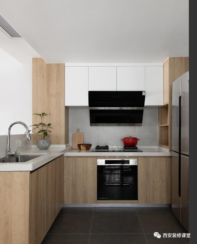 三室一厅92平原木色新中式,精装修大三室婚房