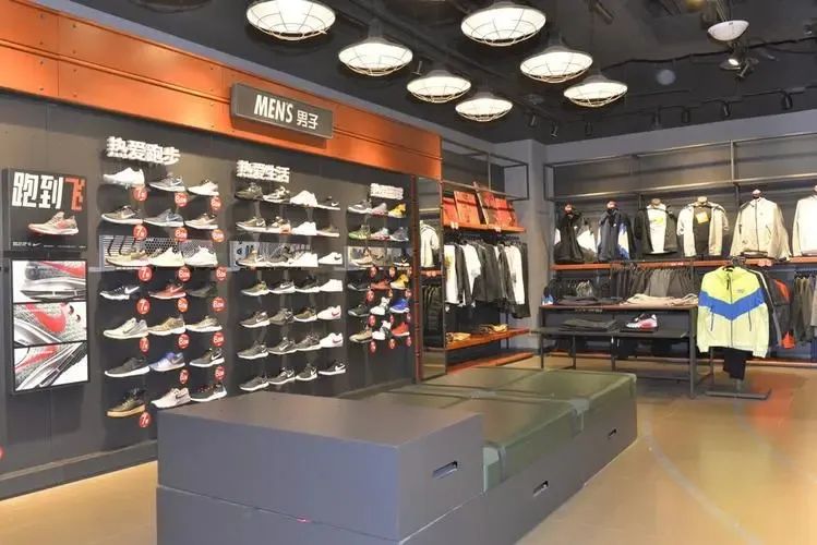 阿迪耐克品牌折扣店利润空间,阿迪耐克折扣店初期经营小技巧