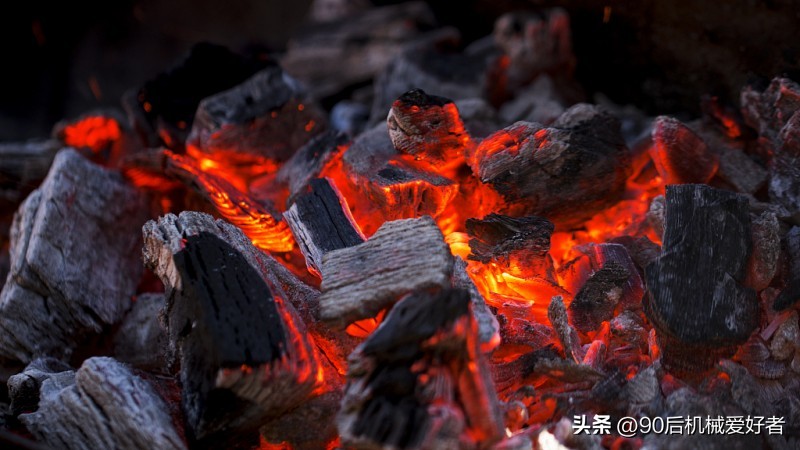 机制木炭制作成本多少钱一斤,机制木炭一吨能挣多少钱