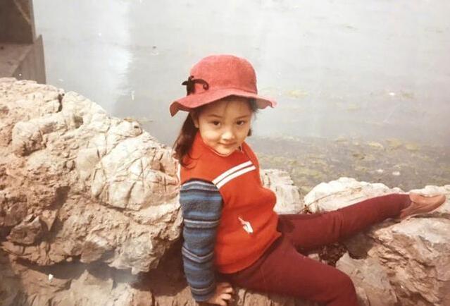 80年代氧气美女张伟欣为李小璐操碎了心如今67岁希望女儿能复婚？