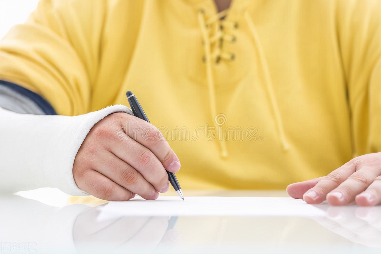 工伤脚踝骨折八级要达到什么标准,脚踝骨折工伤九级赔偿多少钱