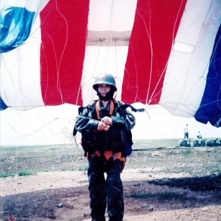 80岁老太捐款5万被劝回,老人转账300万被银行报警真相感人