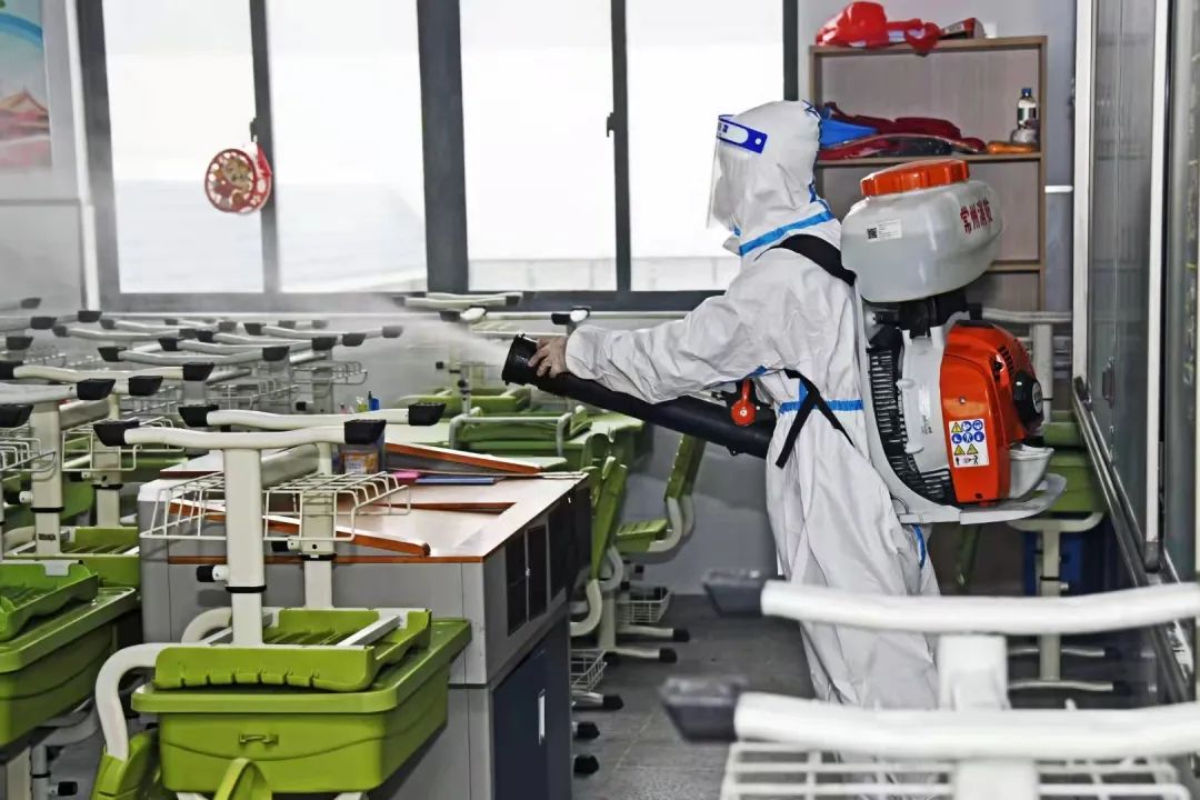 复课复学消毒消杀简报,复学复课学生食堂清洁和消杀