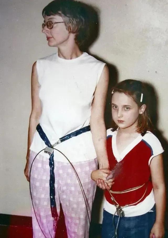 留美中学生绑架虐待案,华裔学生绑架老师