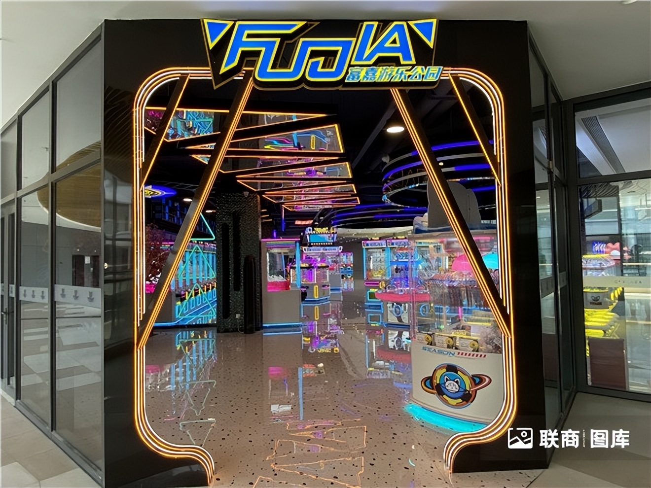 “鸽王”、潮玩街区…实探杭州近期新开的三个商场