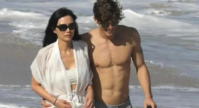 周鸿祎成功是靠老婆吗,周鸿祎离婚分手费缩水逾20亿元