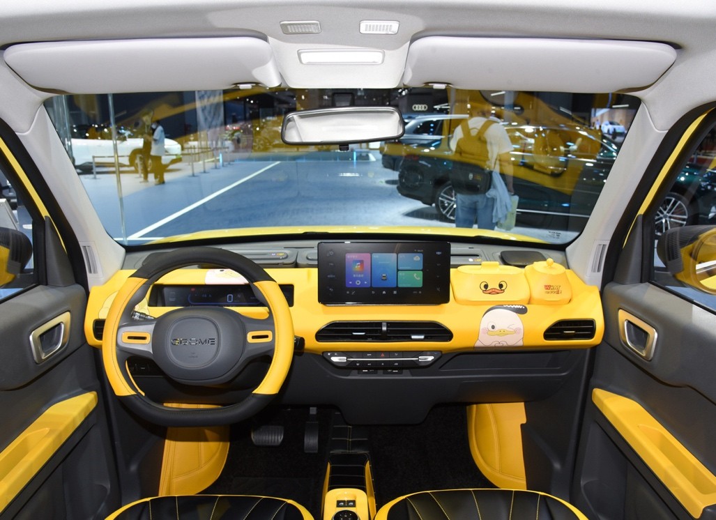 新能源纯电动微型车,五座500公里续航纯电微型车