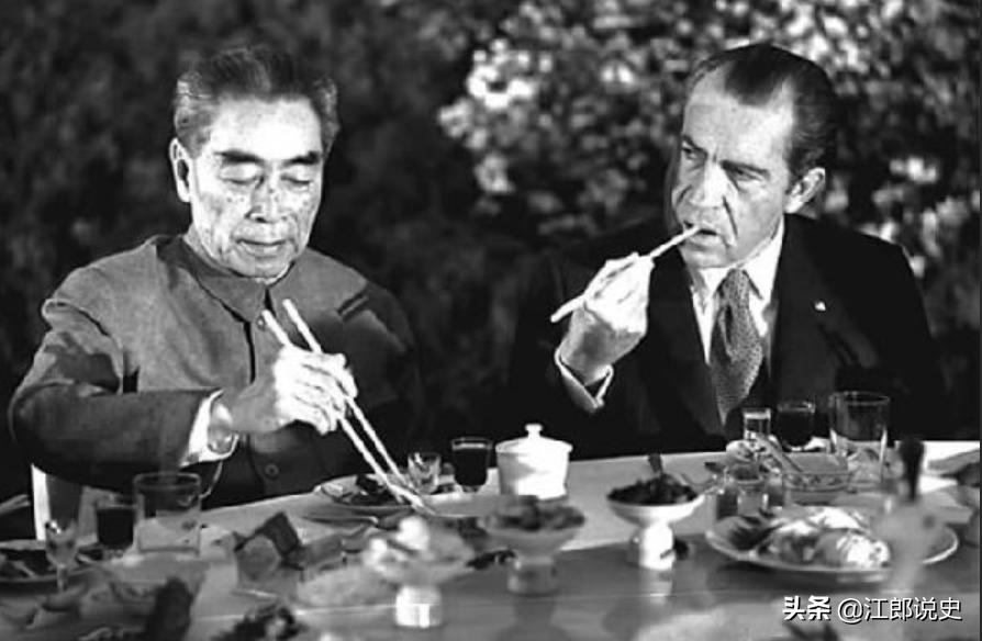 毛主席送尼克松礼物，美国不懂其意，周总理打趣说是“半壁江山”