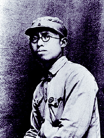 陈老总打的败仗不少，政工水准也不及罗帅，为何元帅排名却高一位