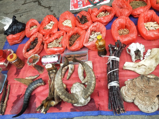 俗称“脚气草”，自带一身的陈败豆酱气，这种药材为何饱受争议？