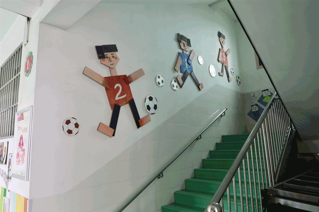 喜讯我校入足球特色示范校,恭喜幼儿园足球比赛得奖