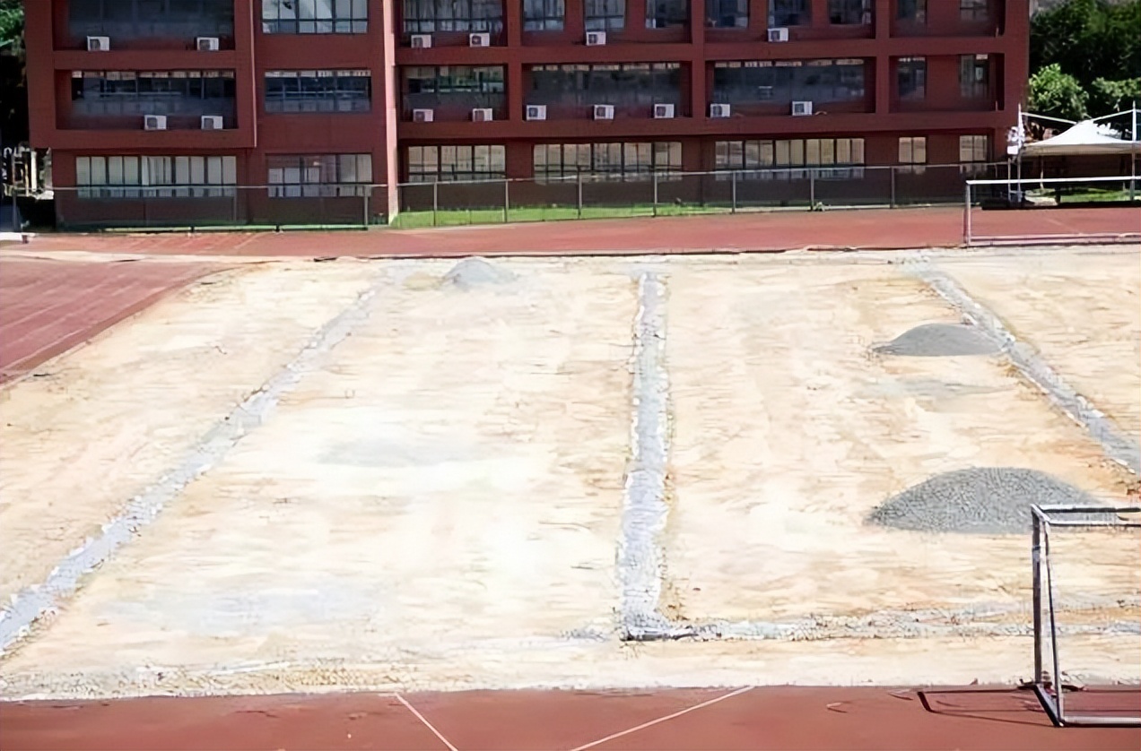 人造草坪铲除清理,清除人造草坪的最好方法