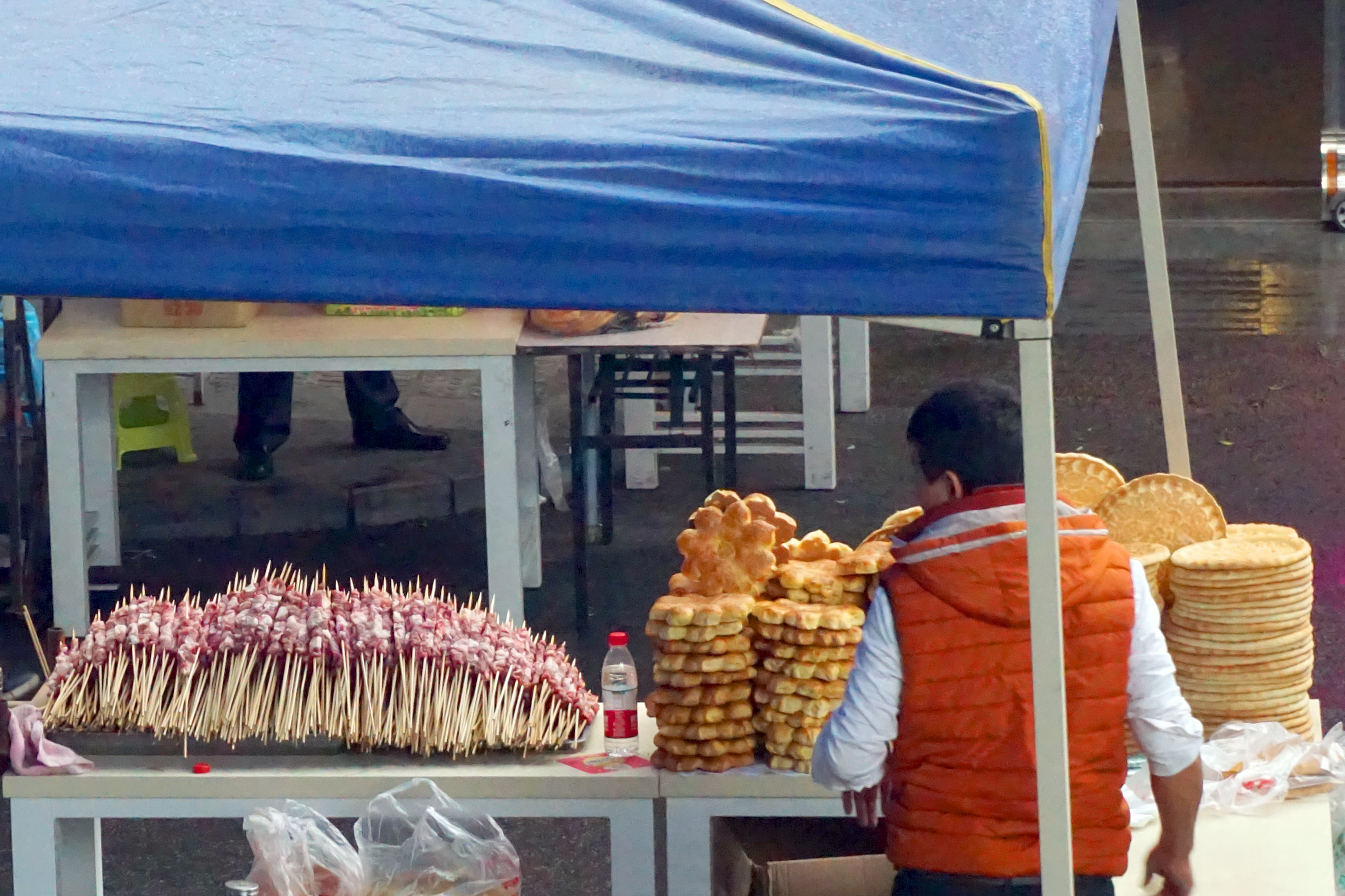 成都皇城清真寺旁边的清真美食,成都皇城坝火锅牛肉饼