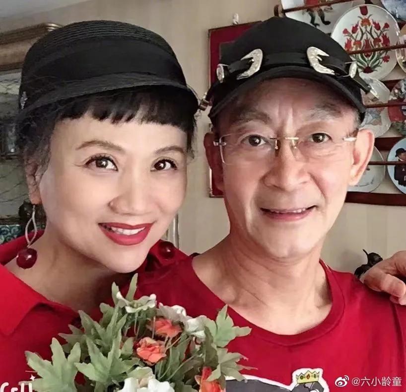 六小龄童晒照庆结婚30周年,六小龄童庆祝结婚34周年