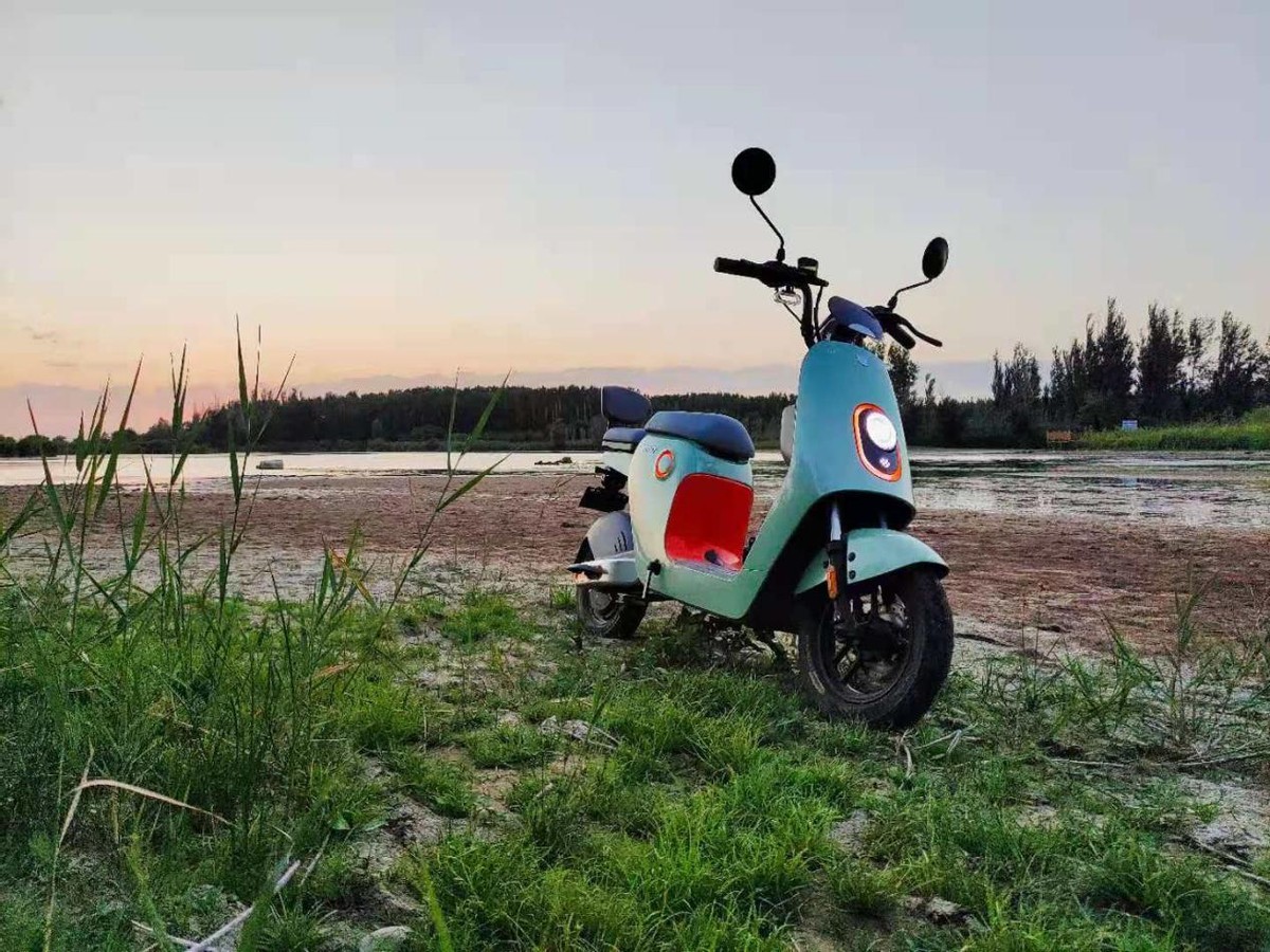 绿源电动车s50跟s30哪个性价比高,绿源电动车2021款新品72v58a