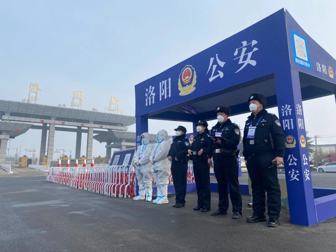 商州公安守护万家平安,守护万家团圆中秋节警察