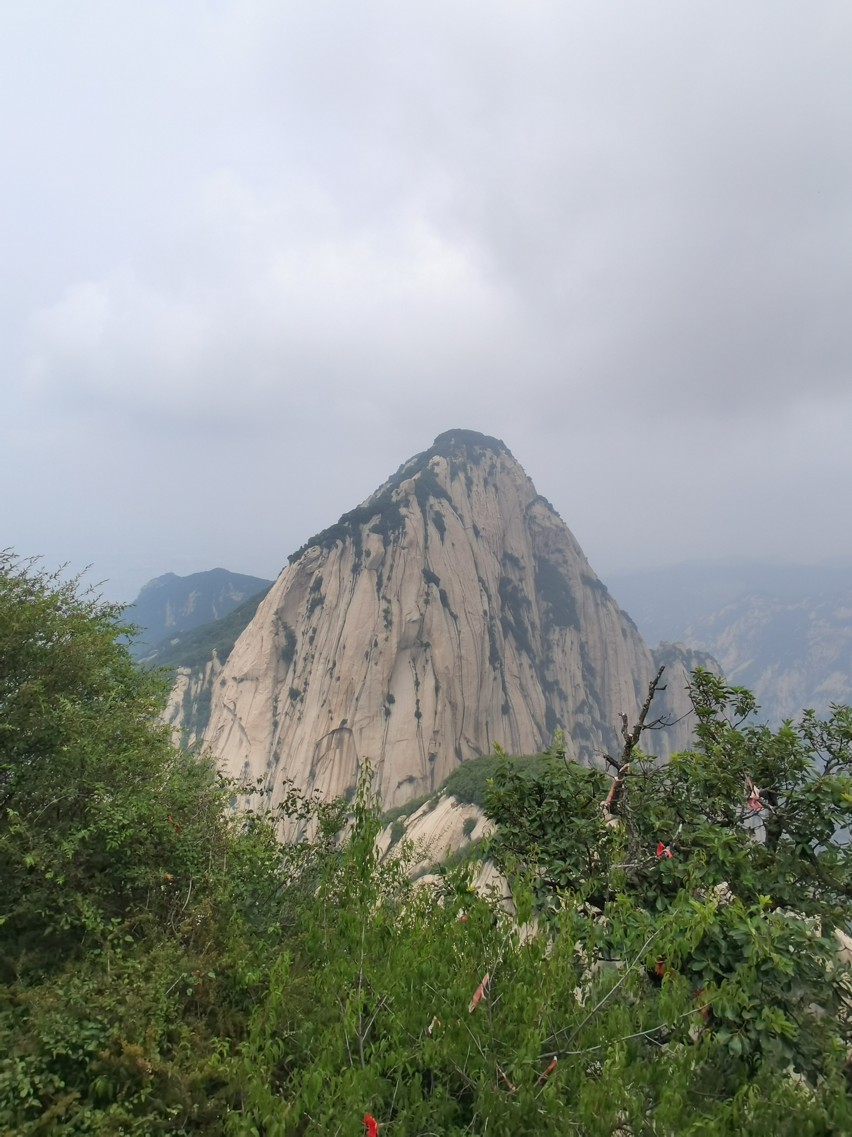 徒步华山悲惨场景,徒步华山要过哪些景观