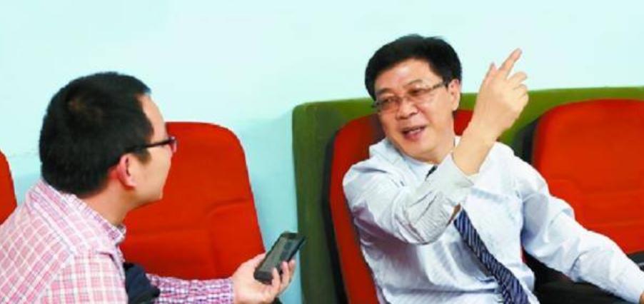 35岁当上市长，39岁晋升副厅级，最后为啥却选择了裸身辞官？