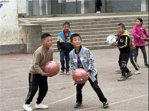 为中国足球梦想助力,为农村孩子筑梦爱心公益活动