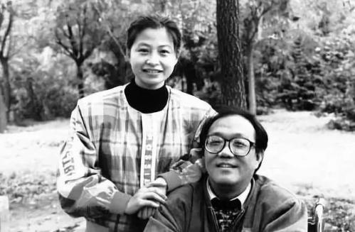 淮阴工学院回应网传女生劈腿,淮阴师范学院女生劈腿事件