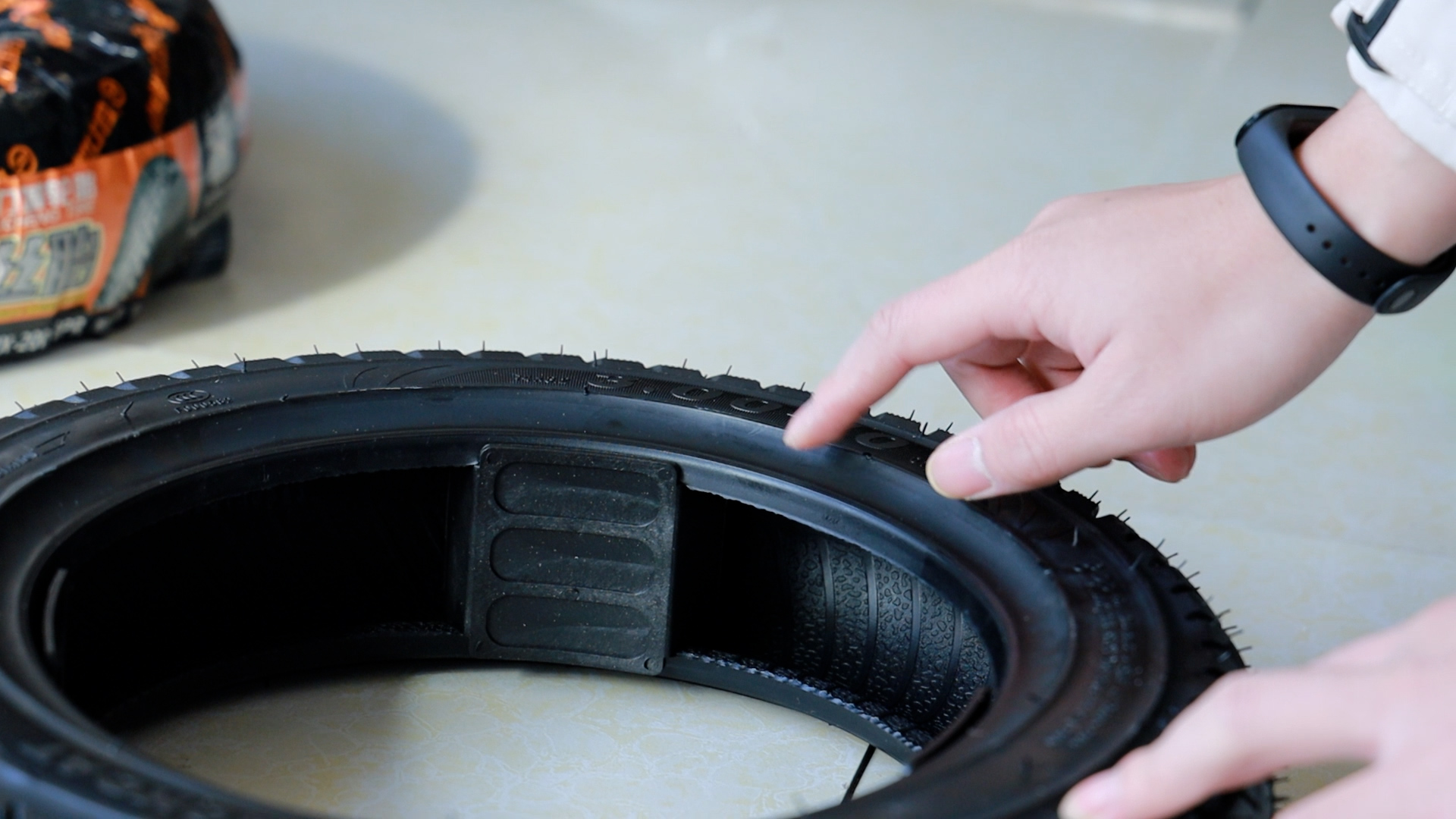 电动车防爆防扎钢丝真空胎,电动车真空胎如何选择