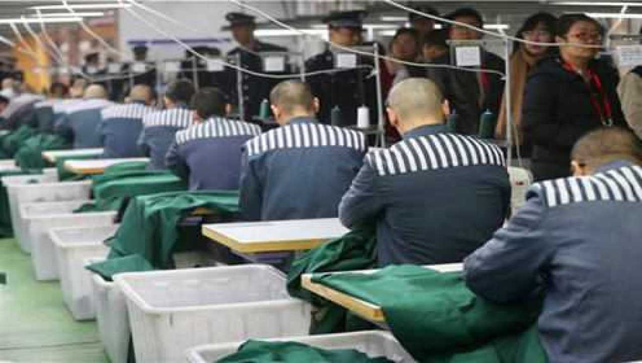 60岁老太*体下**被丈夫塞生石灰，还缝了三针，抬土枪崩他一炮