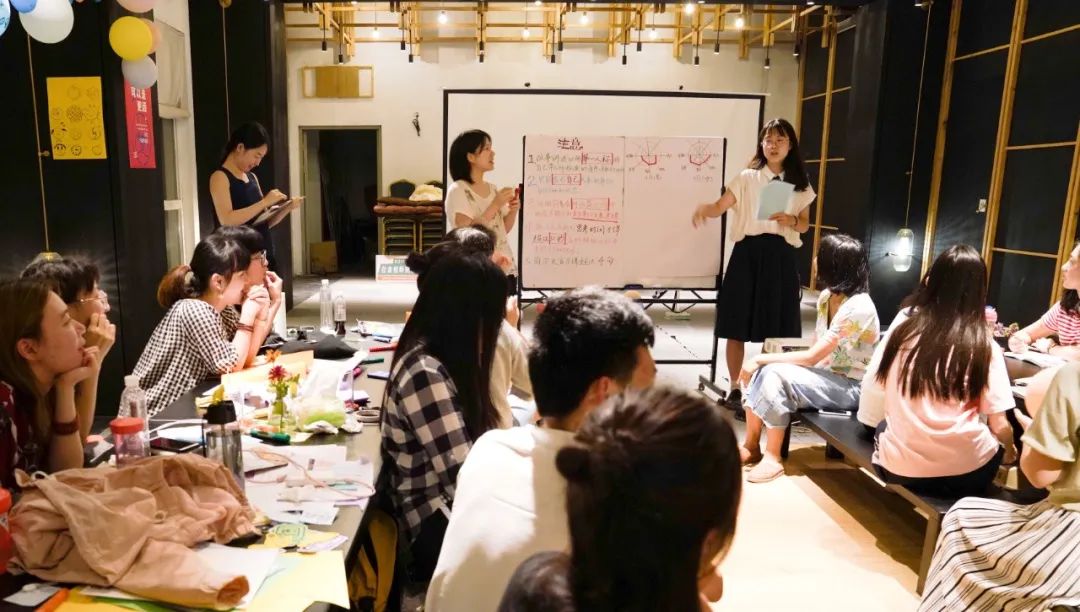 我在VR里被性骚扰了，但我是自愿的