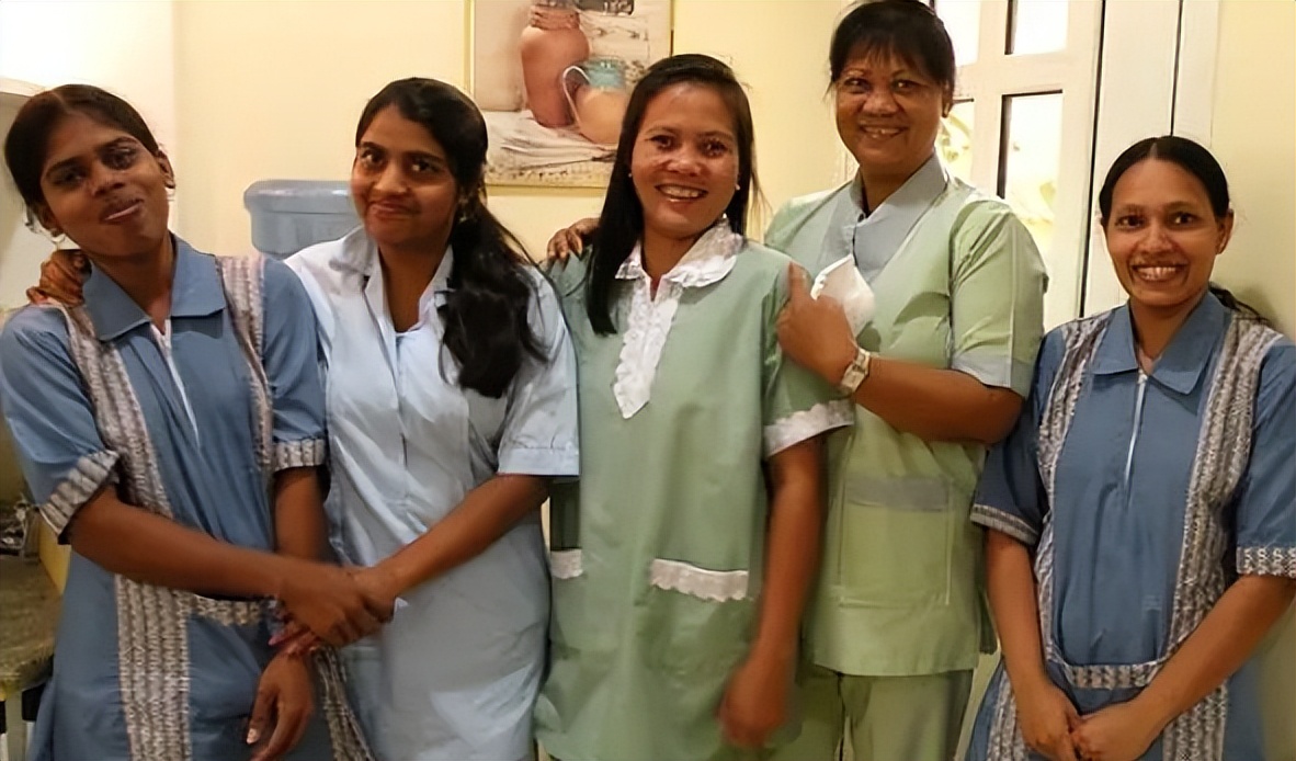 性剥削、生育工具、母职,享誉世界的菲律宾女佣实际上有多惨?