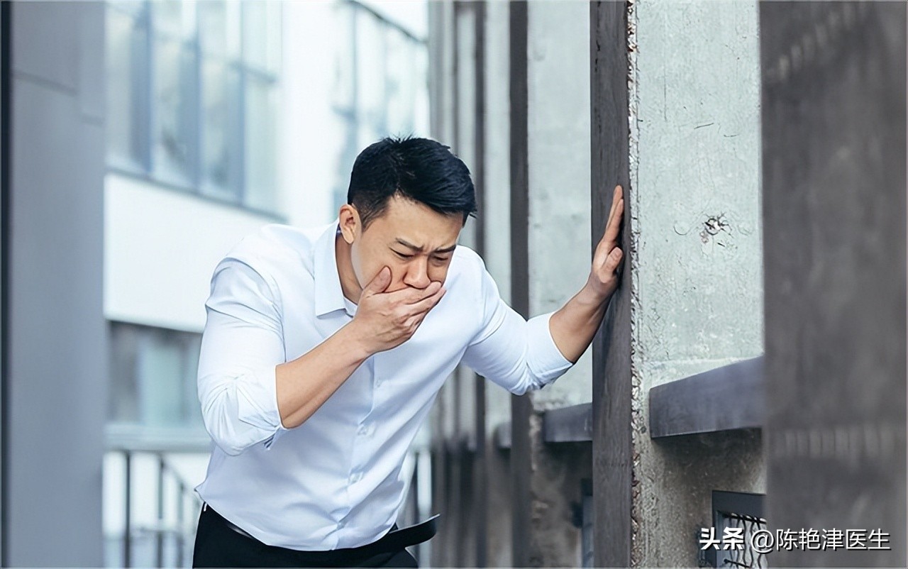 体检查出肾结石怎么办？医生：2个方法，或能让肾结石离开身体