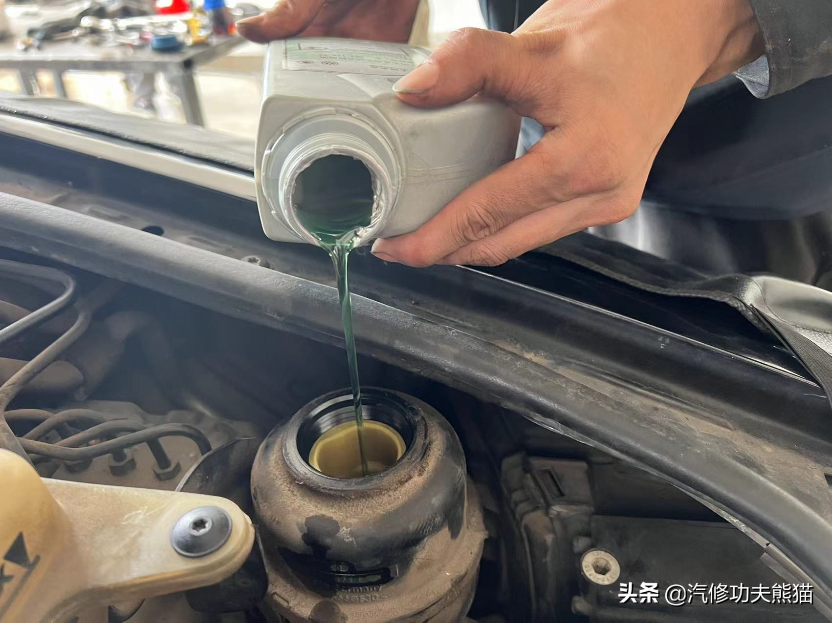 奥迪a6五百块钱,奥迪a65000公里烧一升机油维修