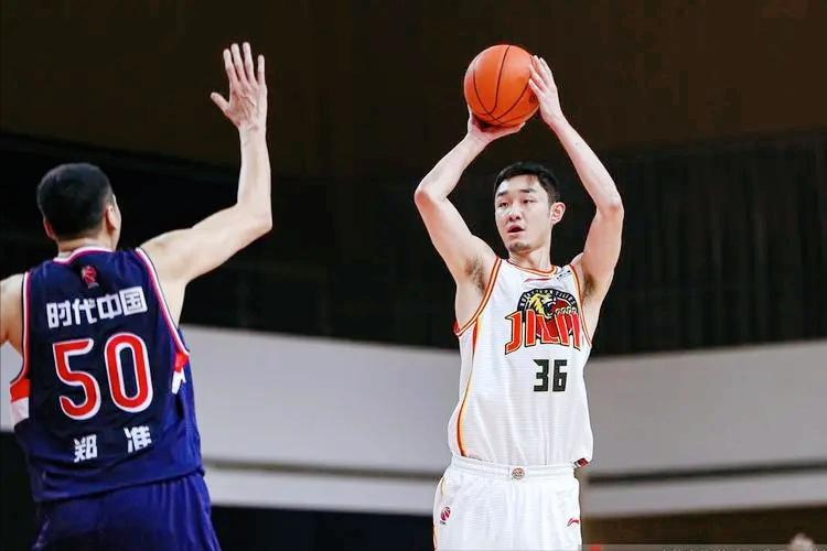 留住范子铭雷蒙有意黎伊扬，若捡漏拿下朱彦西接班人首钢成功登顶