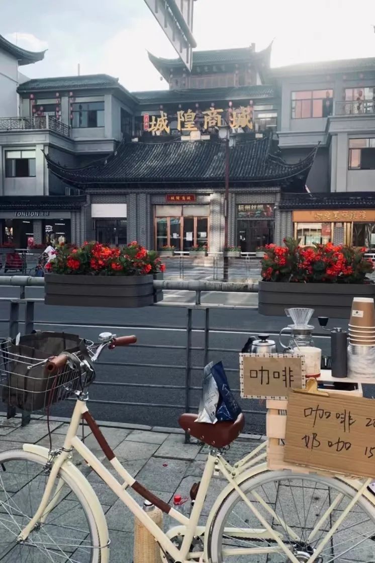 在这座充满松弛感的城市里，喝了两天咖啡