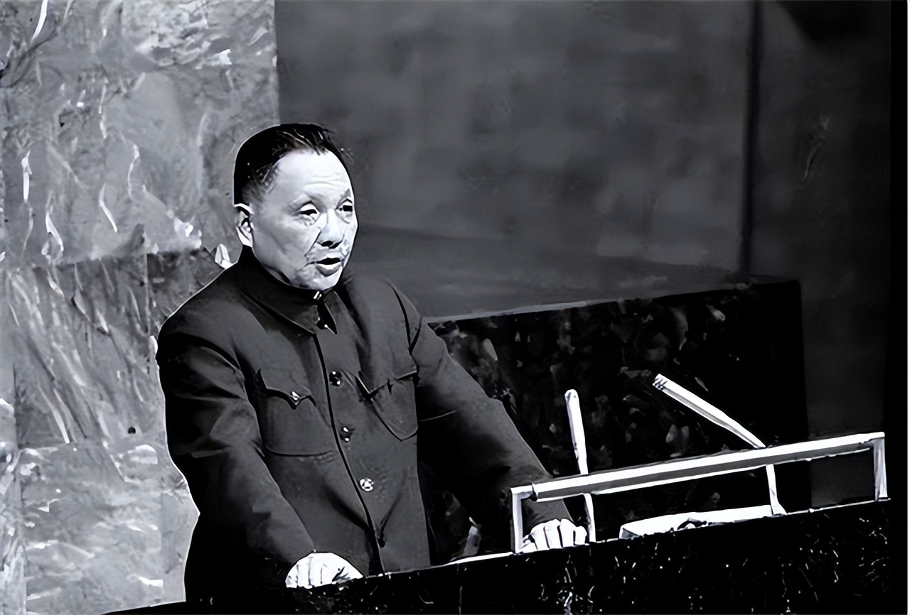 76年总理逝世，谁致悼词引争议，*剑英叶**拍板：论资历只有一人合适