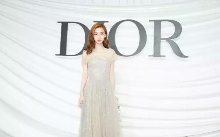 杨颖18年粉色高定韩国,杨颖18年视频