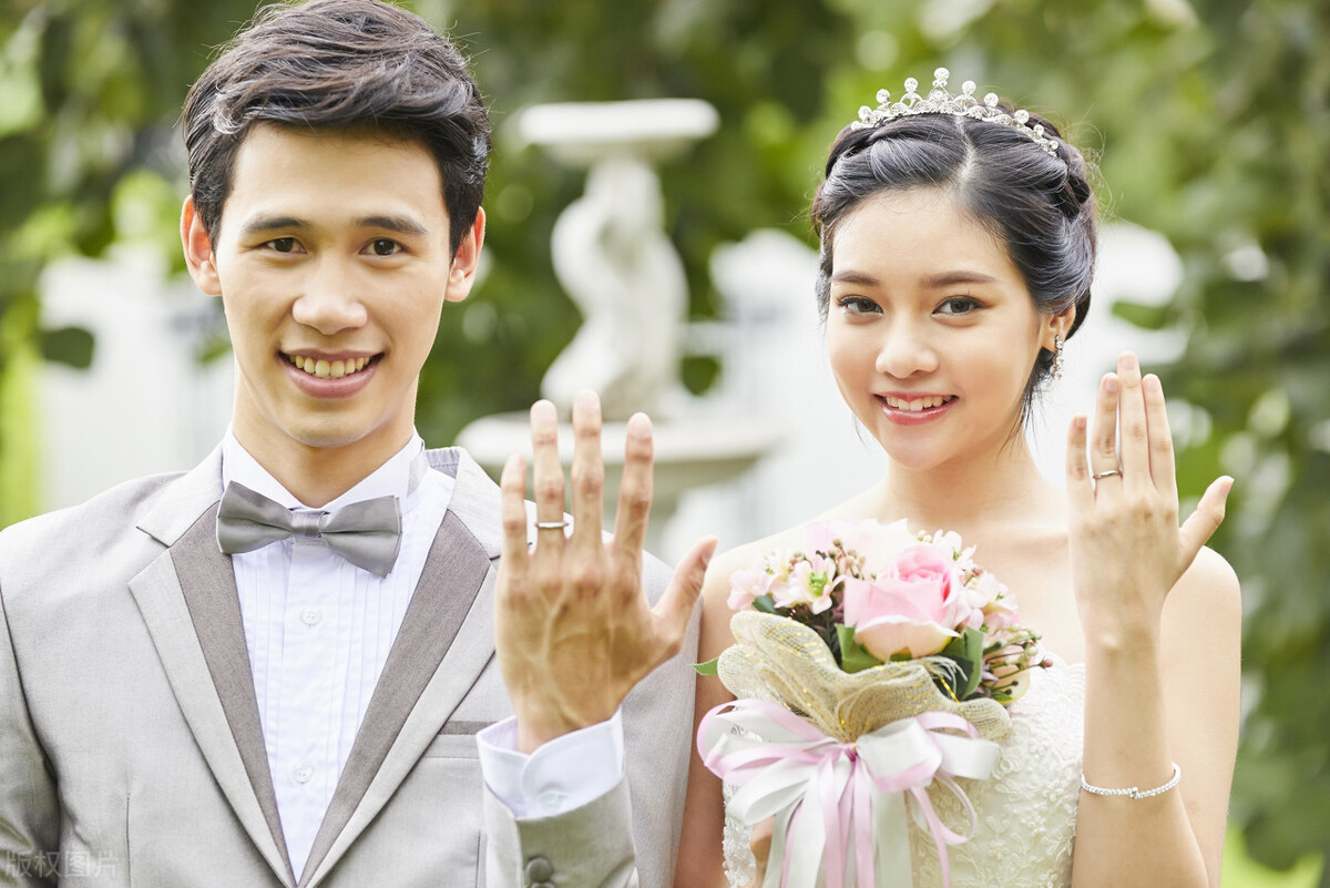 两代人有代沟如何相处,两代人对婚姻的代沟