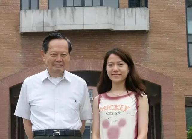 翁帆嫁给杨振宁的真正原因是什么,翁帆嫁给杨振宁是正确的婚姻观吗