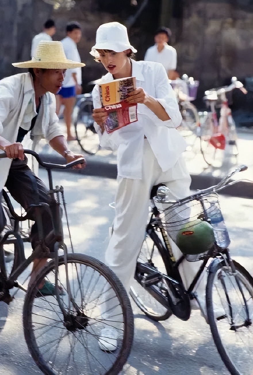 被毁容后她意外重生小说,被毁容修复好的女人